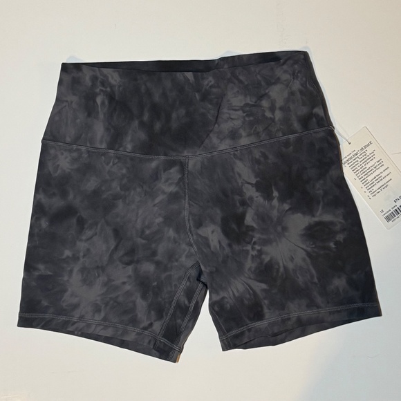 lululemon Align™ High-Rise Short 6" NEW WITH TAGS (12/ Diamond Dye Black & Gray) - Picture 4 of 7